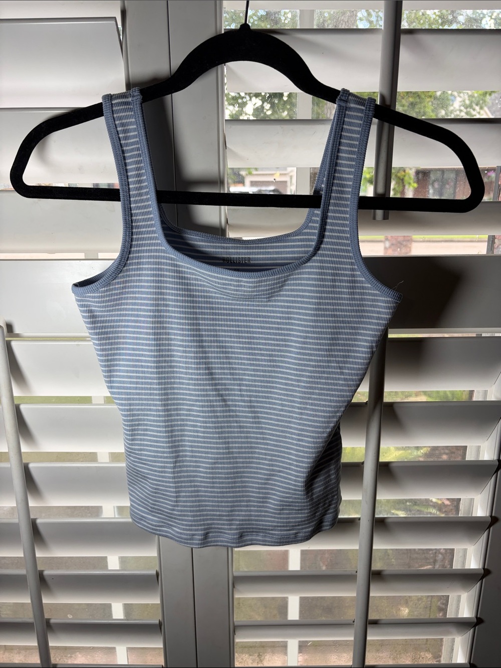 Classic Scoop Neck Ribbed Tank Top - Light Blue Stripe crop